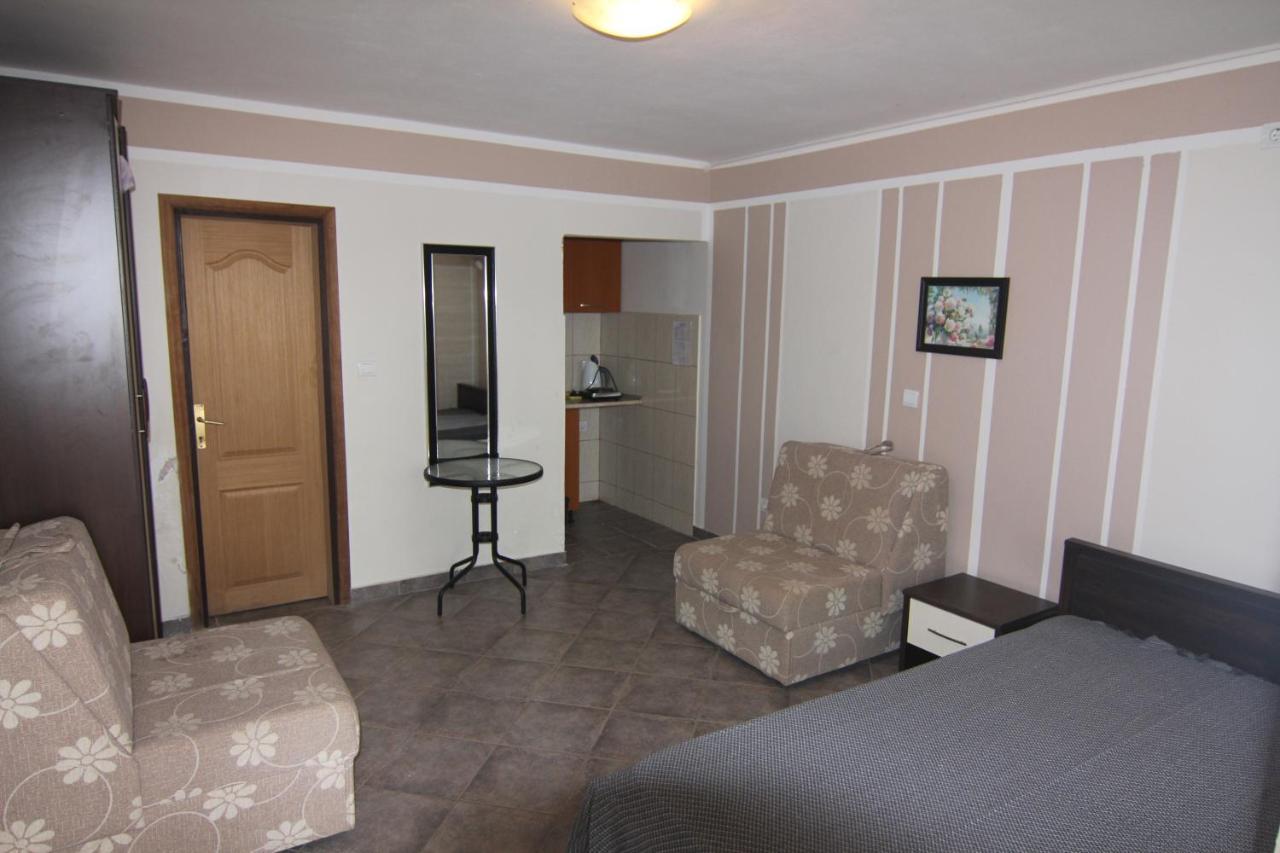 Apartments In Villa Viktoria Sutomore Extérieur photo